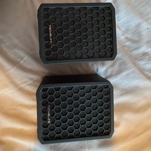 Twin Speakers